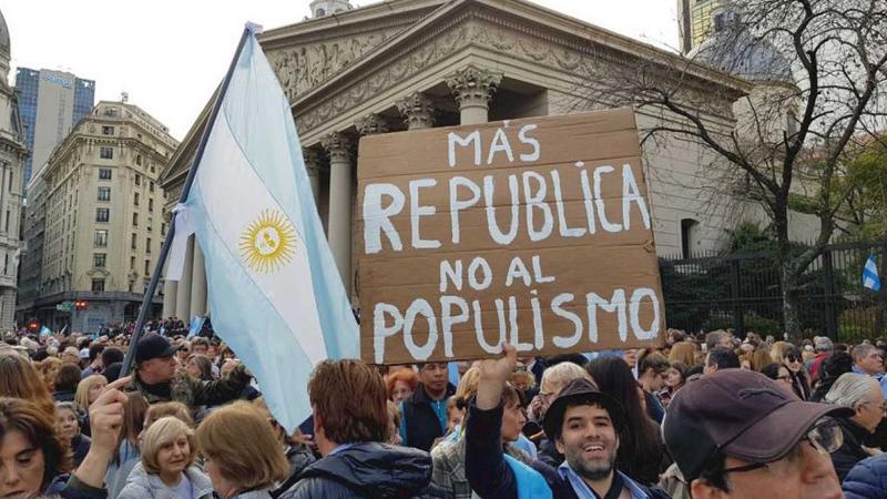 ¿Vuelve el bipartidismo?