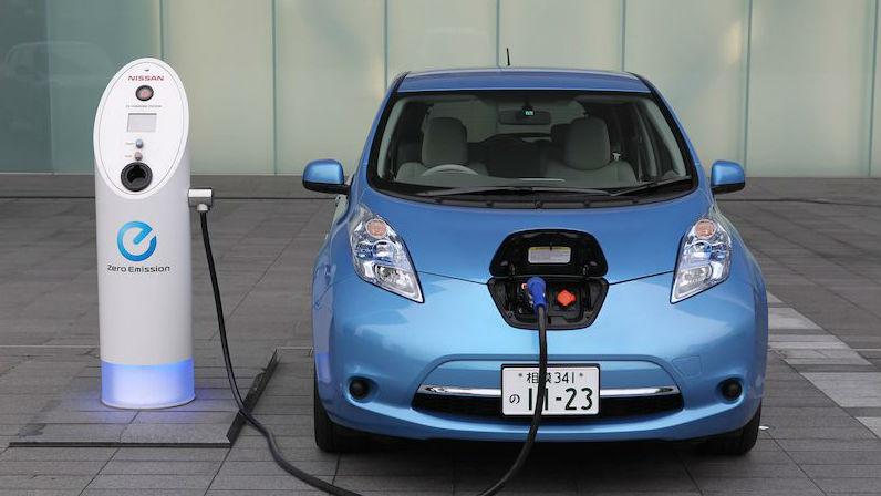 En 2050 la mitad de los autos serán eléctricos