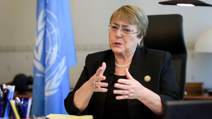 Bachelet llama a "repensar" el rol del Estado en la economía del bienestar